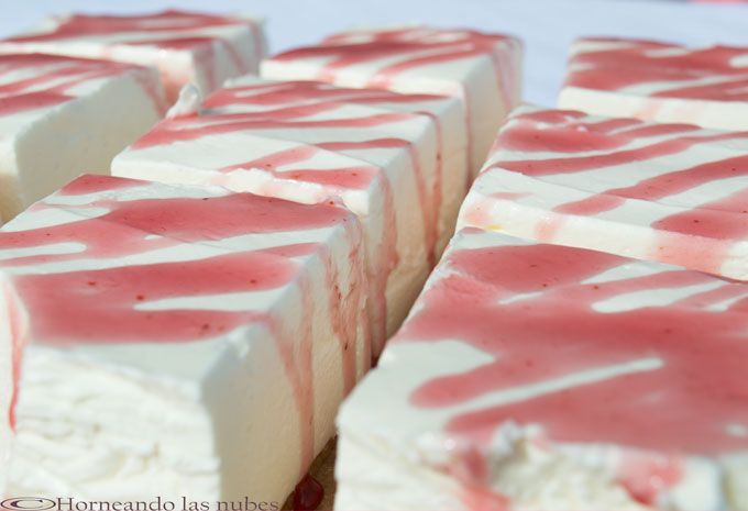 Tarta mousse de queso, fresa y melocotón. Tarta mousse de queso, fresa y melocotón