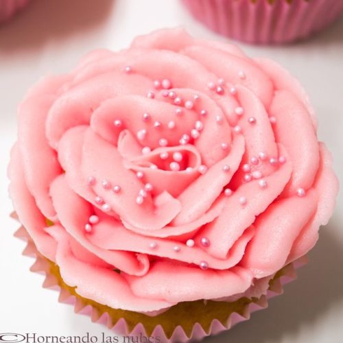 Cupcakes de vainilla y rosas
