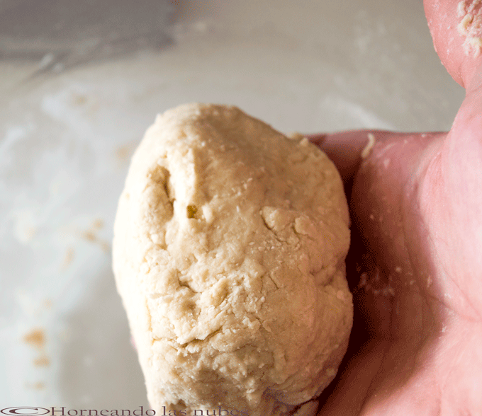 Bola de masa madre para el roscón de reyes