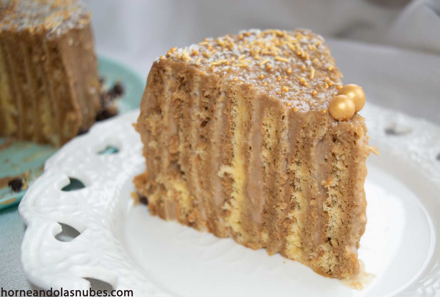 Pastel de café y chocolate con leche