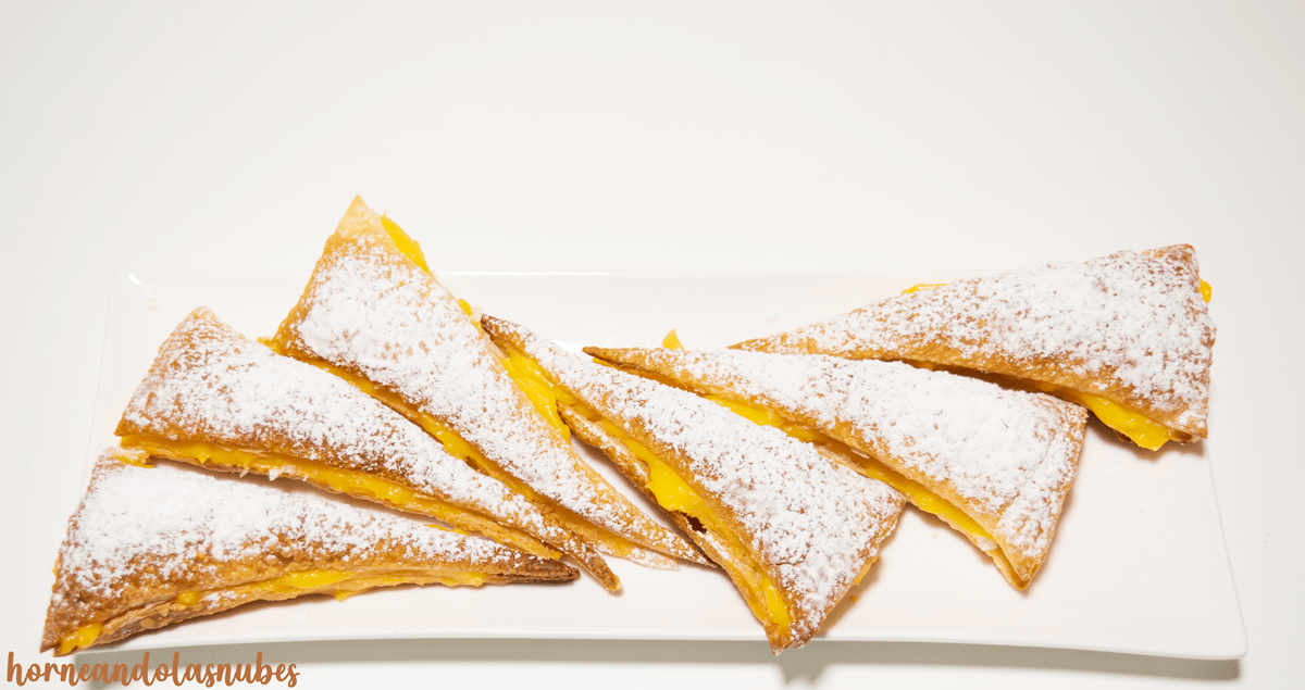 Pastelitos de hojaldre y limón