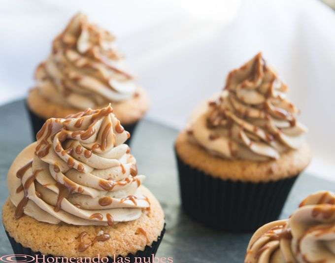 Cupcakes de caramelo esponjosos