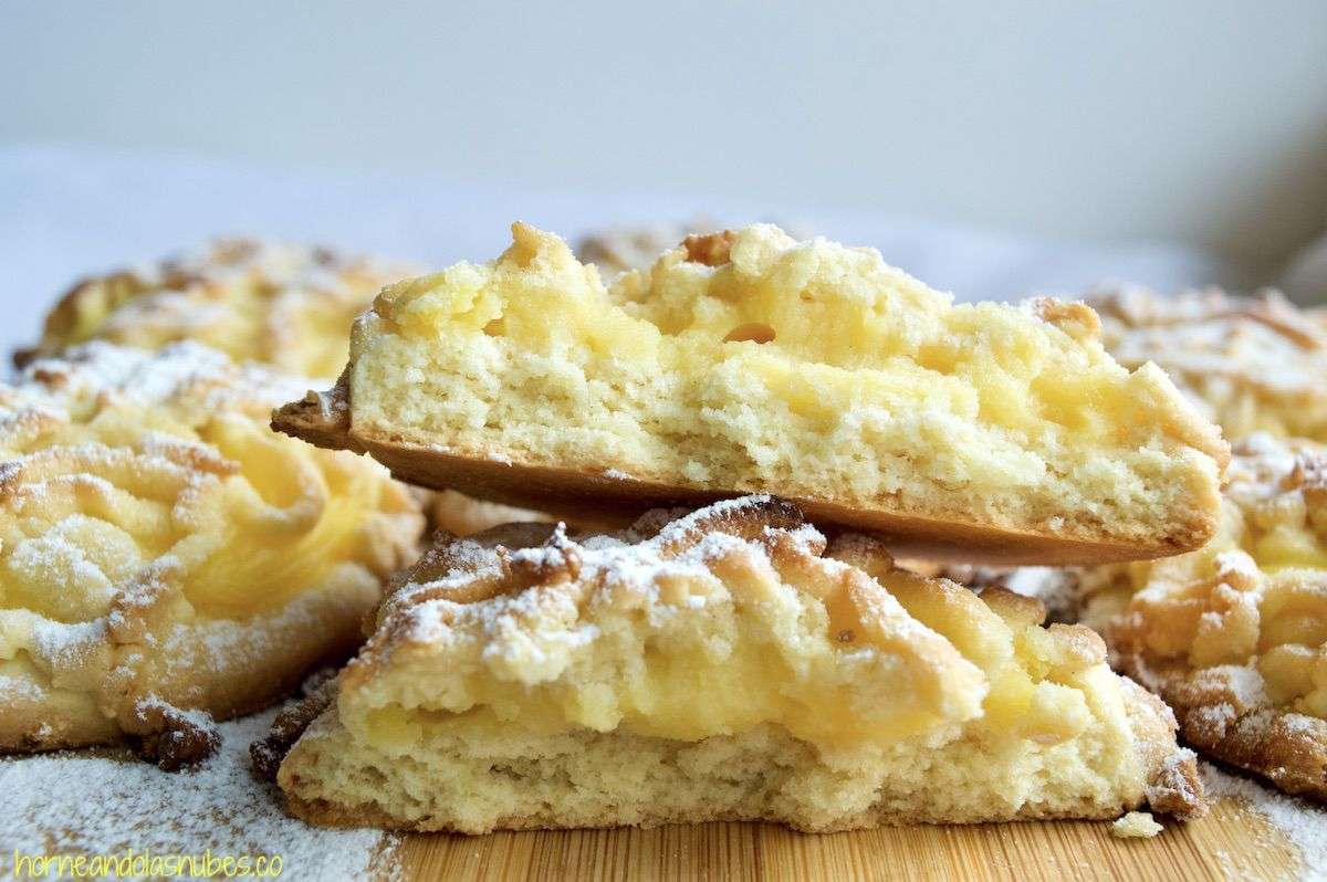 Tartaletas de naranja y crema de vainilla.