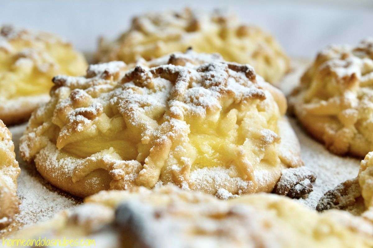 Tartaletas de naranja y crema de vainilla.